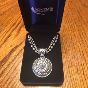 Like New Western Necklace